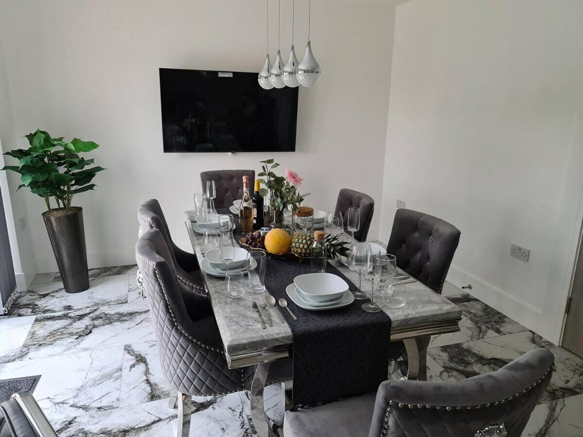 Sav 5 Bed Luxury Detached House In Leicester Humberstone Chambre photo